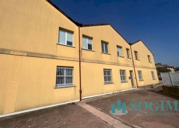 Foto Esterno 1 - Ufficio Via G. Garibaldi
 
42, Bregnano - foto 1