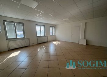 Foto interno 6 - Ufficio Via G. Garibaldi
 
42, Bregnano - foto 6