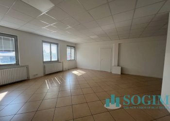 Foto interno 7 - Ufficio Via G. Garibaldi
 
42, Bregnano - foto 7