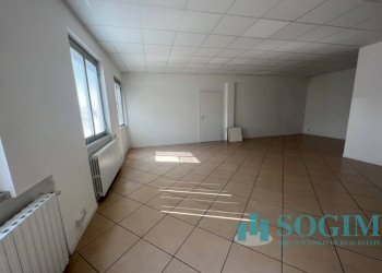 Foto interno 11 - Ufficio Via G. Garibaldi
 
42, Bregnano - foto 11