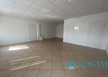 Foto interno 12 - Ufficio Via G. Garibaldi
 
42, Bregnano - foto 12