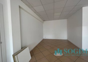 Foto interno 13 - Ufficio Via G. Garibaldi
 
42, Bregnano - foto 13