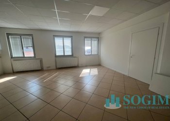 Foto interno 14 - Ufficio Via G. Garibaldi
 
42, Bregnano - foto 14