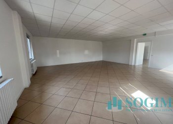 Foto interno 16 - Ufficio Via G. Garibaldi
 
42, Bregnano - foto 16