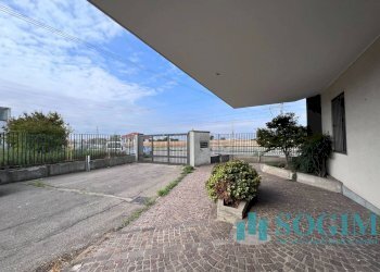 Esterno_2 - Office Via Cavour
 
1, Rovello Porro - photo 2