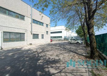 Esterno_1 - Warehouse Via della Cerca
 
17, Lurago Marinone - photo 3