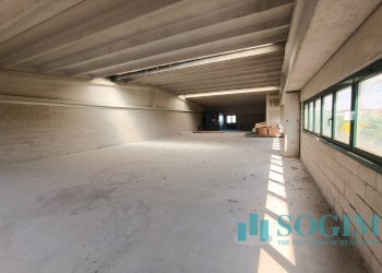 Interno_5 - Warehouse Via della Cerca
 
17, Lurago Marinone - photo 12
