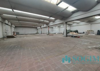 Interno capannone - Terreno edificabile Via Vittorio Emanuele
7, Olgiate Comasco - foto 21