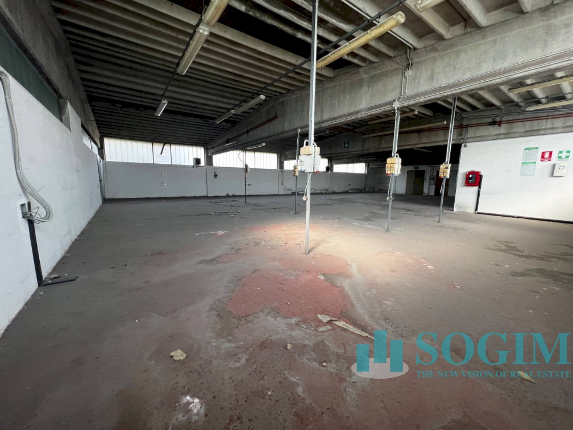 Foto 3 - Capannone Via Canturino
 
22, Vertemate con Minoprio - foto 3