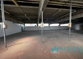 Foto 4 - Capannone Via Canturino
 
22, Vertemate con Minoprio - foto 4