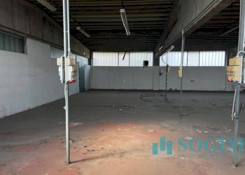 Foto 6 - Capannone Via Canturino
 
22, Vertemate con Minoprio - foto 6