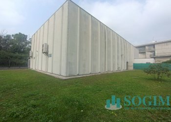 Esterno - Capannone Via caduti oltronesi
 
1, Oltrona di San Mamette - foto 1