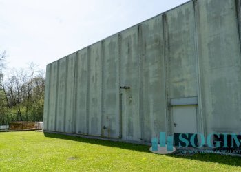 Foto 16 - Capannone Via caduti oltronesi
 
1, Oltrona di San Mamette - foto 16