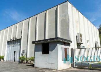 Foto 19 - Capannone Via caduti oltronesi
 
1, Oltrona di San Mamette - foto 19