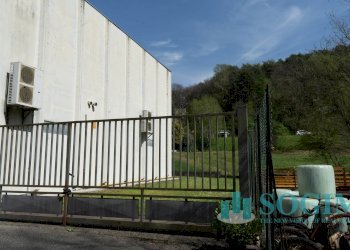 Foto 21 - Capannone Via caduti oltronesi
 
1, Oltrona di San Mamette - foto 21