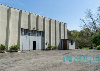 Foto 23 - Capannone Via caduti oltronesi
 
1, Oltrona di San Mamette - foto 23