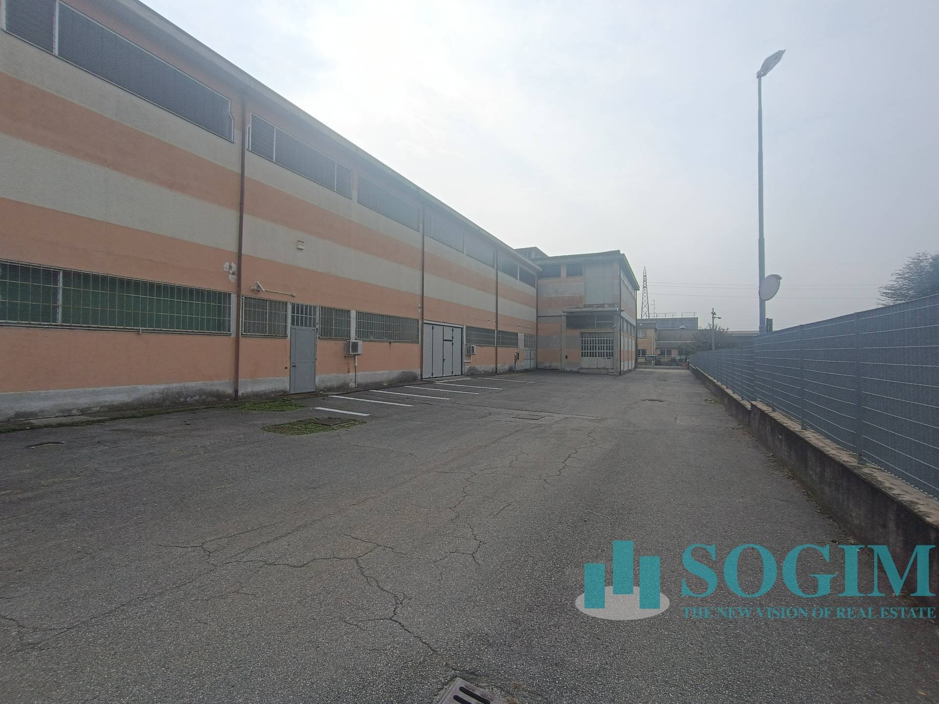 Esterno_1 - Capannone Via Risorgimento
 
1, Olgiate Comasco - foto 2