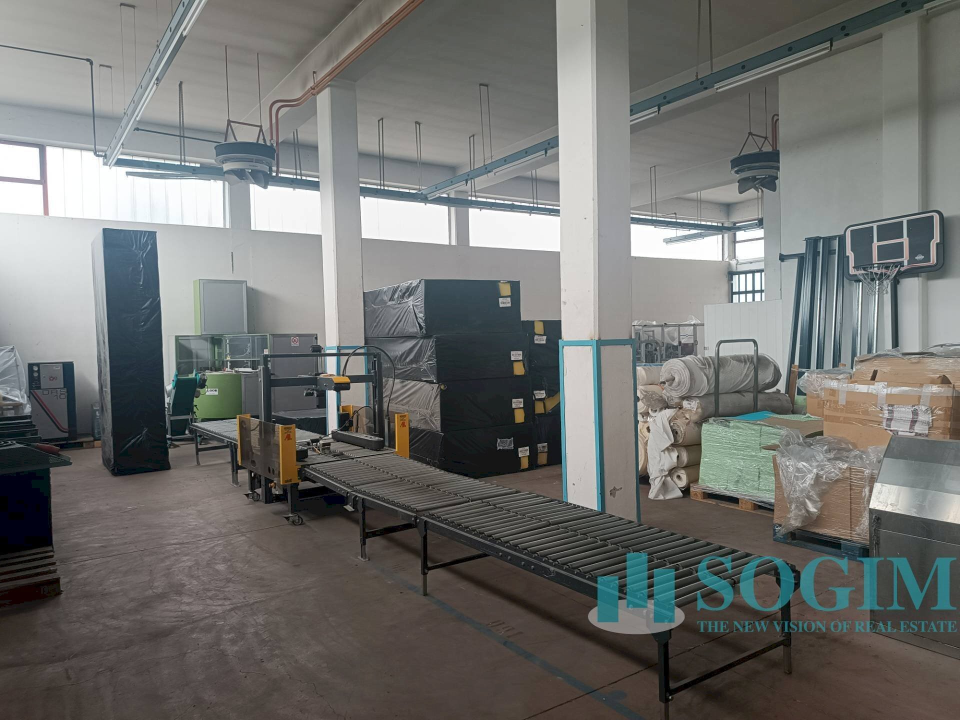 Interno - Capannone Via Risorgimento
 
1, Olgiate Comasco - foto 3