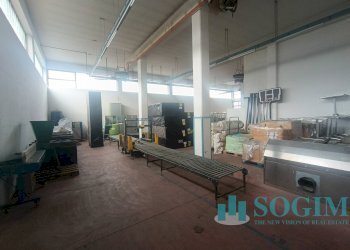 Interno_1 - Capannone Via Risorgimento
 
1, Olgiate Comasco - foto 4