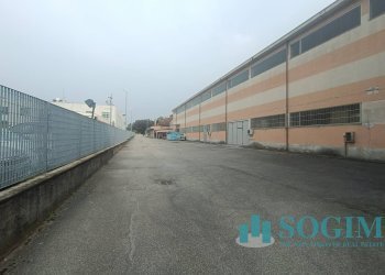 Esterno_2 - Capannone Via Risorgimento
 
1, Olgiate Comasco - foto 20