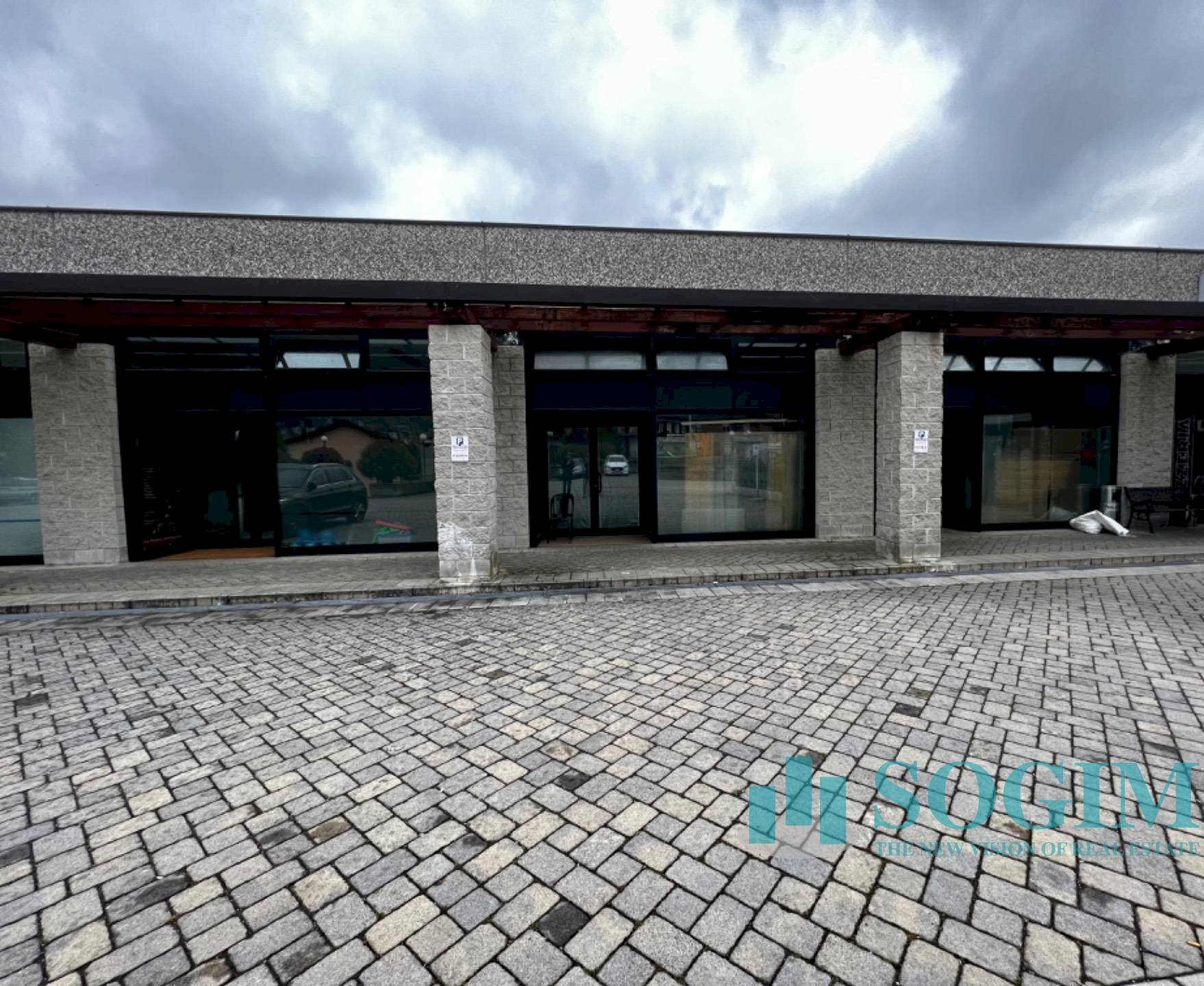 Foto 2 - Magazzino via ticino, Senna Comasco - foto 2