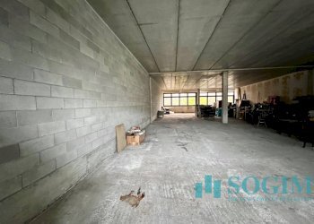 Foto 8 - Magazzino via ticino, Senna Comasco - foto 8