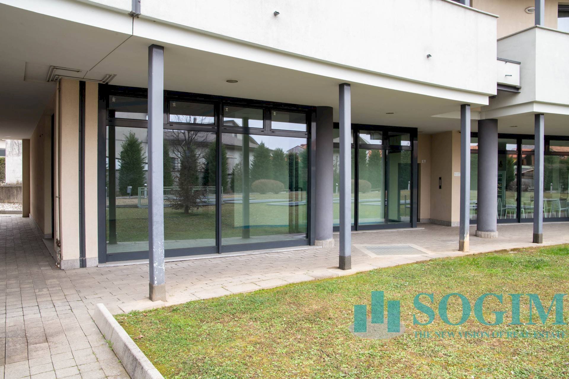 Foto 2 - Shop via Toti, Carugo - photo 2