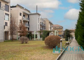 Foto 4 - Negozio via Toti, Carugo - foto 4