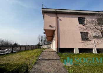 Foto 1 - Ufficio Via Canturino
 
22, Vertemate con Minoprio - foto 1