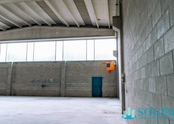 Capannone_1 - Capannone Via Grigne
 
1, Locate Varesino - foto 6