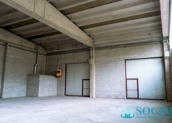 Capannone_5 - Capannone Via Grigne
 
1, Locate Varesino - foto 10