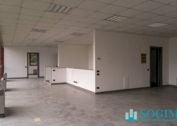 Ufficio primo piano_1 - Capannone Via Grigne
 
1, Locate Varesino - foto 13