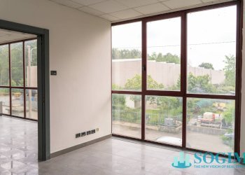 Ufficio primo piano_2 - Capannone Via Grigne
 
1, Locate Varesino - foto 14