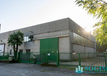 Esterno - Capannone Via Adamello
 
19, Locate Varesino - foto 3