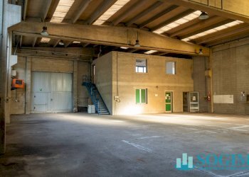 Interno - Capannone Via Adamello
 
19, Locate Varesino - foto 10