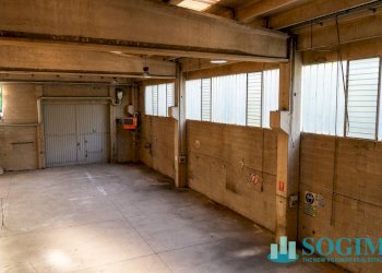 Interno - Capannone Via Adamello
 
19, Locate Varesino - foto 12