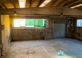 Interno - Capannone Via Adamello
 
19, Locate Varesino - foto 14