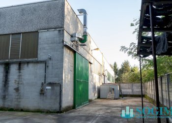 Esterno - Capannone Via Adamello
 
19, Locate Varesino - foto 17