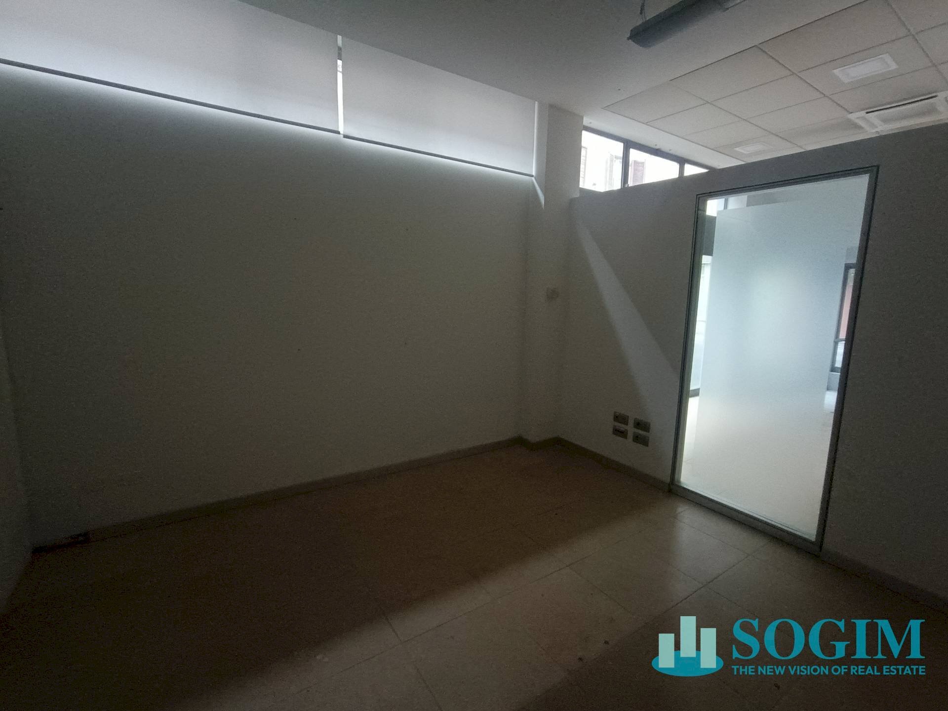 Foto 2 - Locale Commerciale Via Varesina
 
1, Lurate Caccivio - foto 2