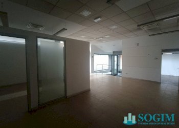 Foto 8 - Commercial Premises Via Varesina
 
1, Lurate Caccivio - photo 8