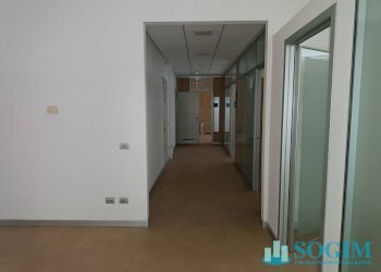 Foto 9 - Commercial Premises Via Varesina
 
1, Lurate Caccivio - photo 9