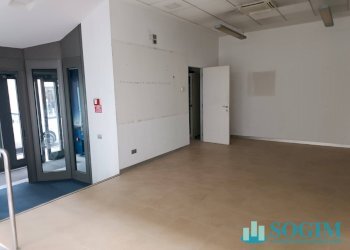 Foto 11 - Commercial Premises Via Varesina
 
1, Lurate Caccivio - photo 11