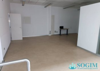 Foto 13 - Commercial Premises Via Varesina
 
1, Lurate Caccivio - photo 13