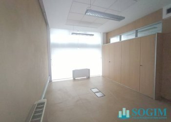 Foto 17 - Commercial Premises Via Varesina
 
1, Lurate Caccivio - photo 17