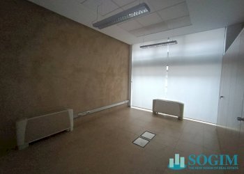 Foto 19 - Commercial Premises Via Varesina
 
1, Lurate Caccivio - photo 19