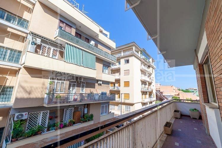 Foto 19 - Four-room apartment VIA PAOLA FALCONIERI
 
82, Roma - photo 1