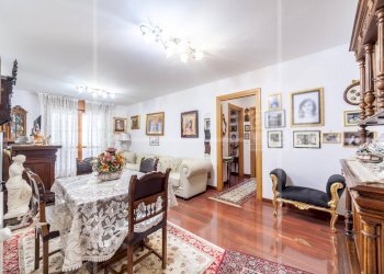 Foto 1 - Three-room apartment Via Carlo Ludovico Bragaglia
 
92, Roma - photo 1