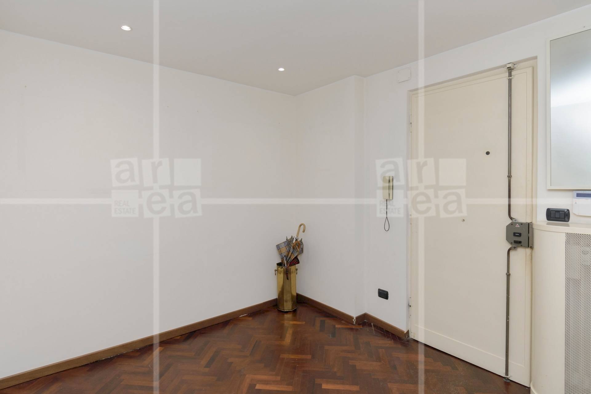 Foto 2 - Three-room apartment Largo Alfredo Oriani
 
7, Roma - photo 2