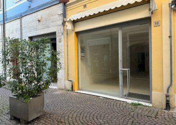 Foto 1 - Negozio Mirandola - foto 1