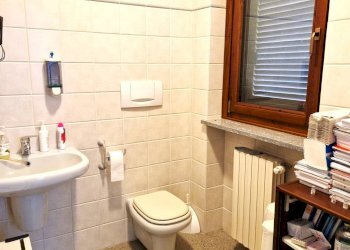 Foto 12 - Office Via Mazzini
 
100, Linarolo - photo 12